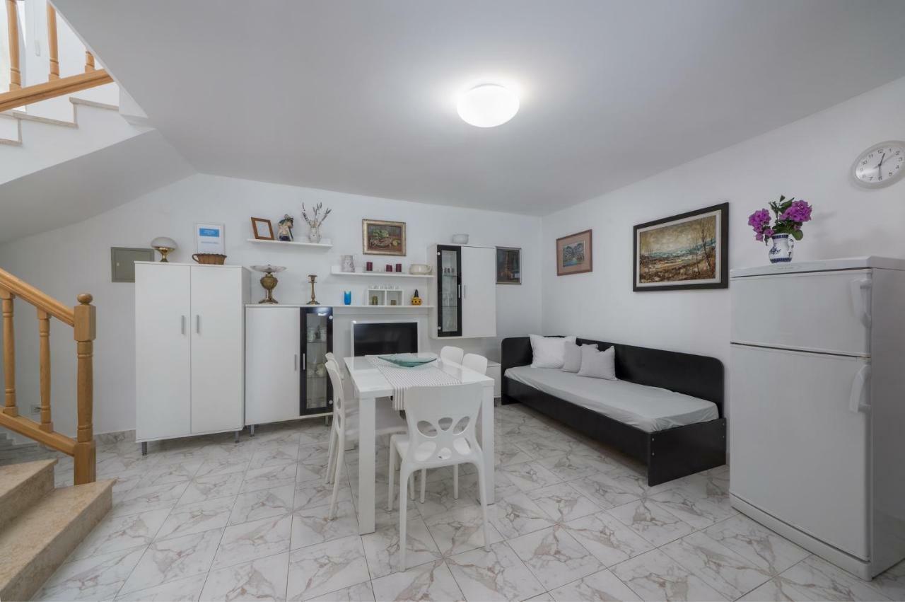 Apartments Rafaj Pula Exterior photo