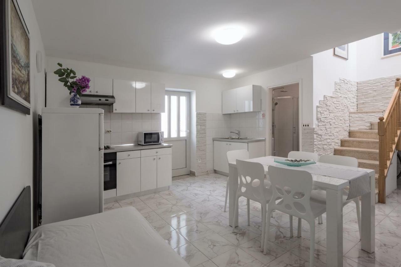 Apartments Rafaj Pula Exterior photo